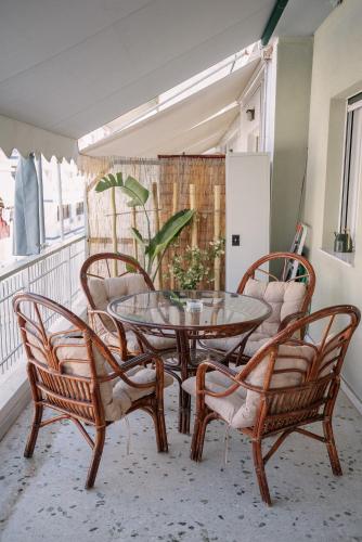 3Cs Athens Ampelokipoi Comfy flat ft Patio Airport Direct day n night