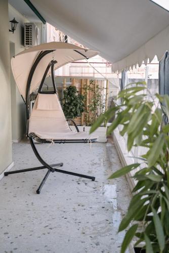 3Cs Athens Ampelokipoi Comfy flat ft Patio Airport Direct day n night