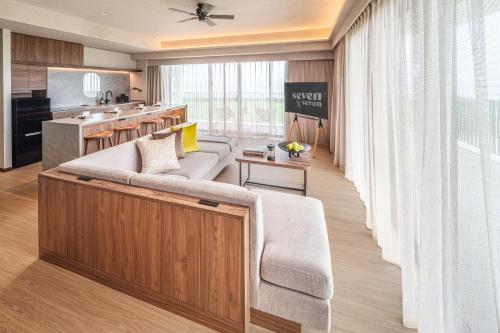 Una cocina o cocineta en seven x seven ISHIGAKI