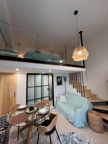 Modern Tiny Loft in Mantouki