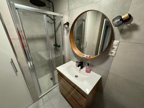 Et badeværelse på Duplex con Terraza en Mogro