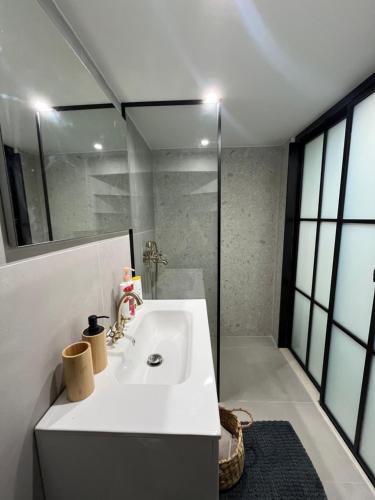 Cute Tiny Loft in Mantouki