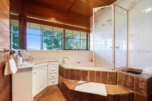 Ένα μπάνιο στο Narre Warren Farm Farm 20 People