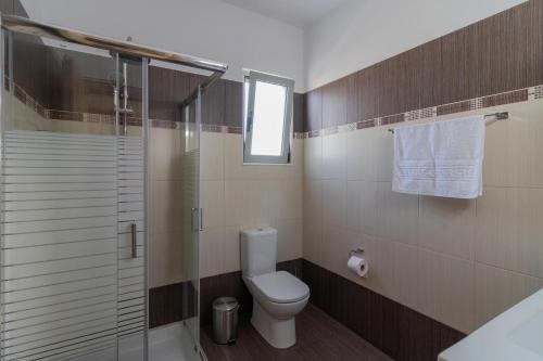 Un baño de Louka's House