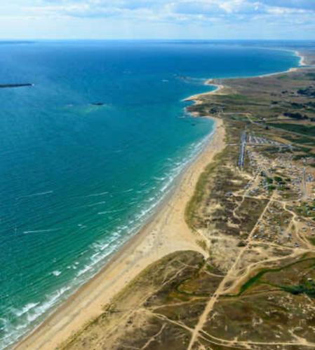 an aerial view of a beach and the ocean at Ma Bro - ERDIVINES in Erdeven