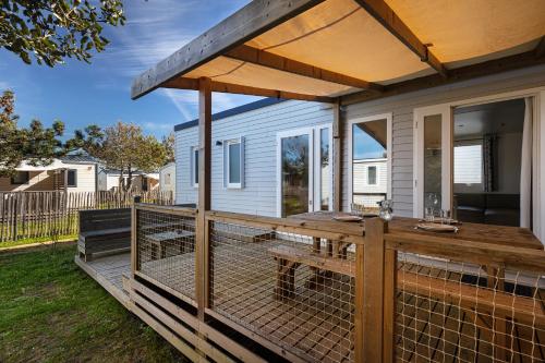 Mobil home, piscine chauffée, toboggan, accès plage direct - 3 chambres 6 personnes