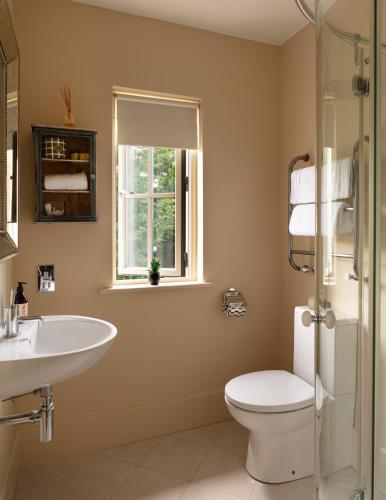 Ένα μπάνιο στο Luxury Interior Designed 4 Bedroom Villa, Kenmare