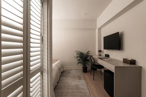 Μια τηλεόραση ή/και κέντρο ψυχαγωγίας στο We2 Design Hotel