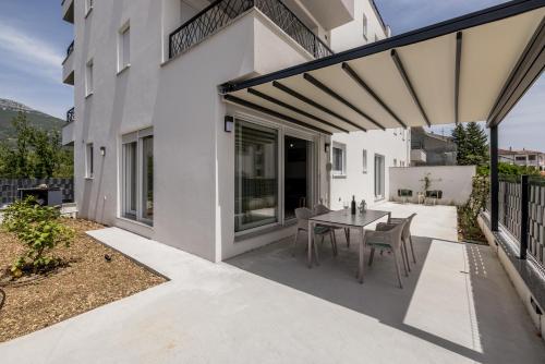 Spacious Apartment Anita - with private 80m2 yard