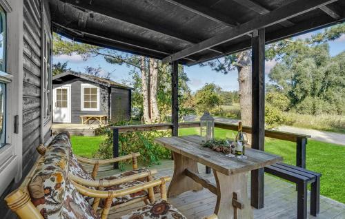 Taman di luar Nice Home In Slagelse With Kitchen