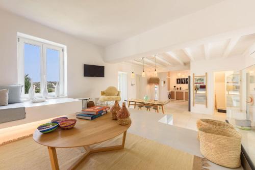 Imagen de la galería de Villa Paralía - Best seaside, en Agia Irini Paros