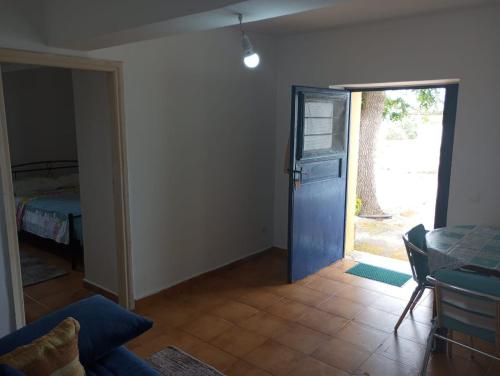 Galeriebild der Unterkunft In Mylopotamos Beautiful apartment, good price! in Milopótamos