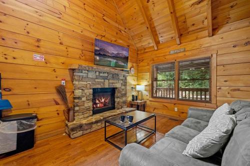 Sunrise Woods Retreat by Eden Crest photo 15