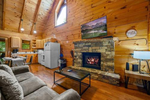 Sunrise Woods Retreat by Eden Crest photo 19