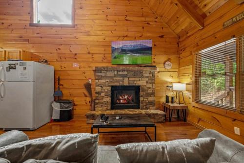 Sunrise Woods Retreat by Eden Crest photo 16