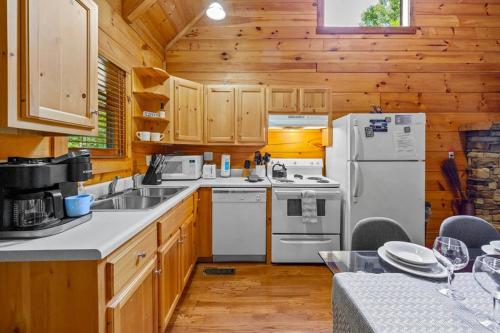 Sunrise Woods Retreat by Eden Crest photo 29