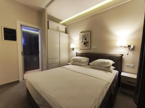 Athens Stay 15 Hotel-Style Room, King Bed & Private Balcony
