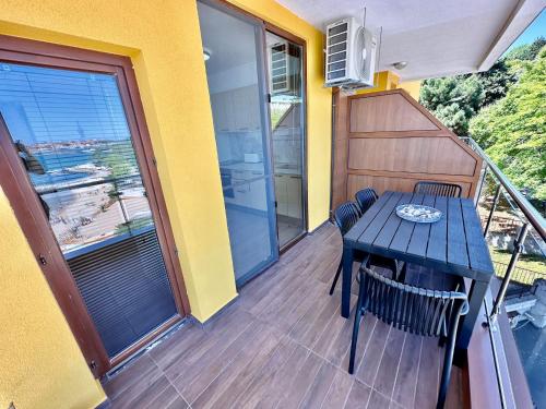 Un balcón o terraza de Apartment complex Mirage of Nessebar