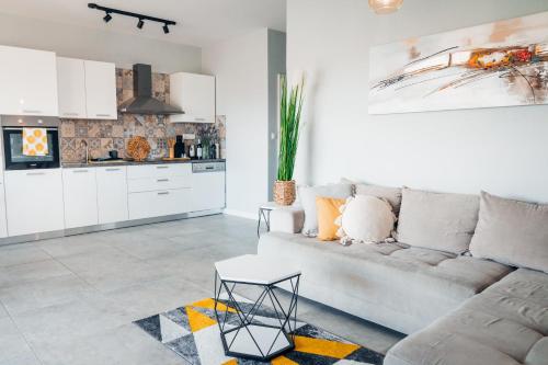 Sea Sun Slatine with 2 bedrooms and pool, near beach