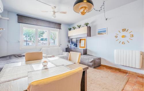 Gorgeous Apartment In Empuriabrava