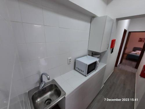 Photo de la galerie de l'établissement BLife Aerya private rooms - Airport stay, à Faro