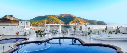 Parque Nereida Suites Hotel