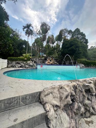 Kolam renang di atau dekat dengan LiLLA Hilltop Retreat - Janda Baik