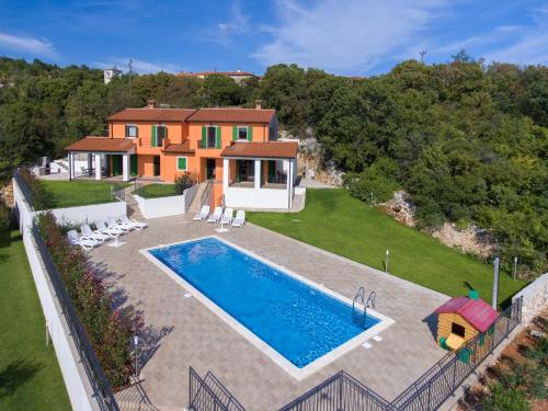 Modern Apartment in Ripenda Kras with Shared Pool