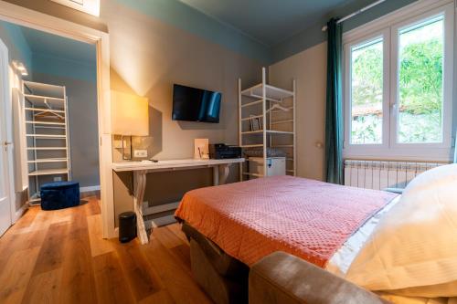 Μια τηλεόραση ή/και κέντρο ψυχαγωγίας στο Gian Paul Hotel