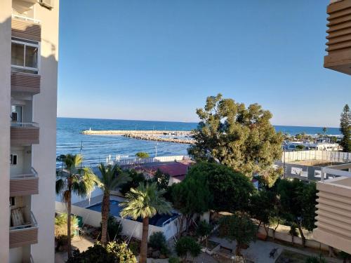 MIKIS's SeaGate Studio Aprt.