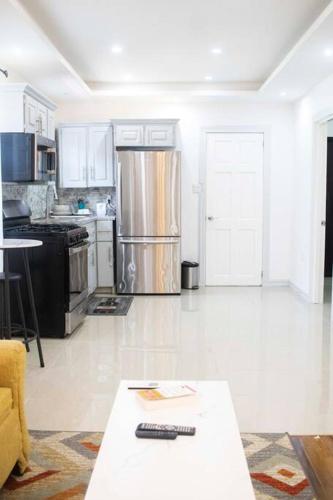 Kuchyň nebo kuchyňský kout v ubytování Modern 2 Bedroom in Georgetown