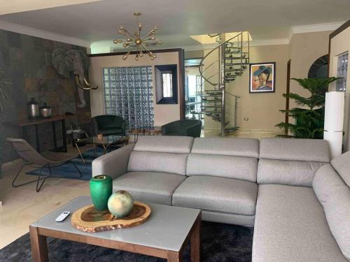 Modern Centrical Evaristo Apartment With Tub