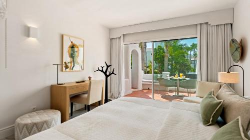 Prime Location, Priv Terrace, Steps from The Beach