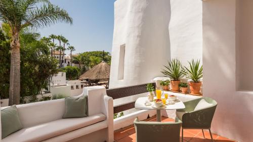 Prime Location, Priv Terrace, Steps from The Beach