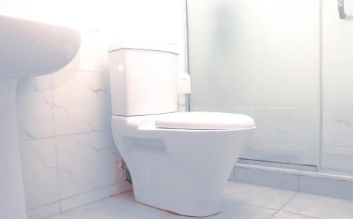 Un baño de Sugarland Hotel and Suite GRA Ikeja Lagos