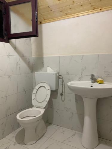 Ένα μπάνιο στο Marash Rrgalla Guesthouse