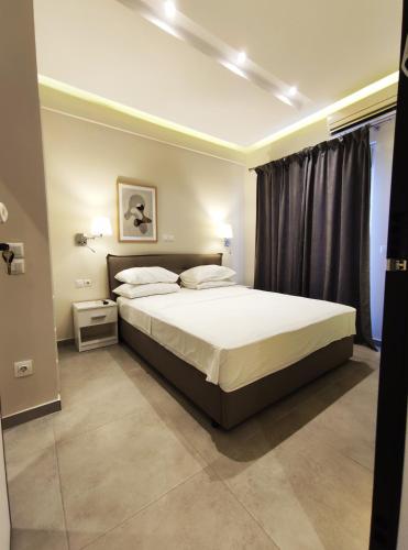 Athens Stay 15 Hotel-Style Room, King Bed & Private Balcony