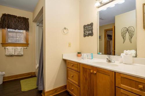 Ένα μπάνιο στο Briarstone Lodge Condo 13E by Eden Crest