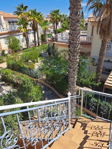 Schönes ruhiges Rooftop Apartment mit großer Dachterrasse