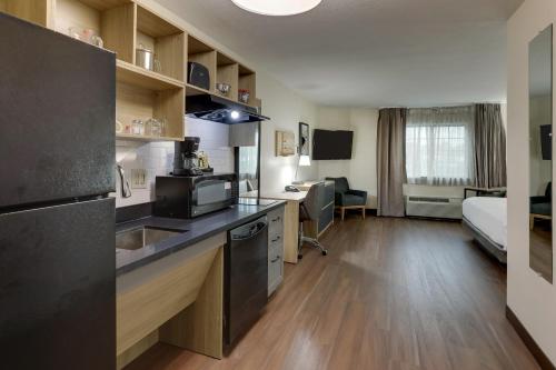Kuchyň nebo kuchyňský kout v ubytování Candlewood Suites Lexington by IHG