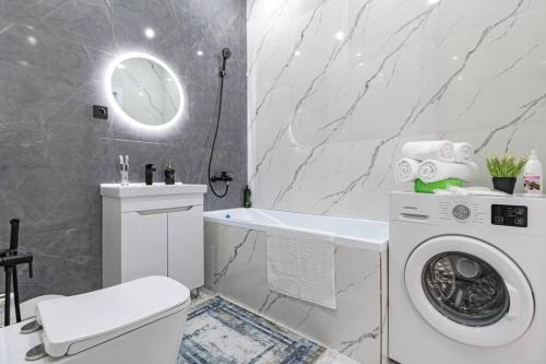 Ένα μπάνιο στο Apartment near Astana Arena, EXPO 2017