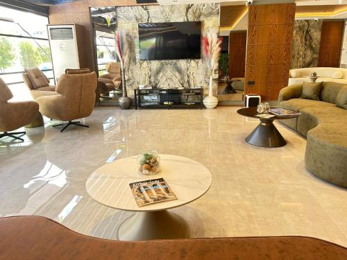 Μια τηλεόραση ή/και κέντρο ψυχαγωγίας στο Sam Hotel