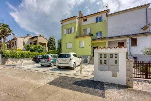 Apartment Pavluk with Balcony