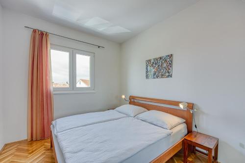 Apartment Pavluk with Balcony