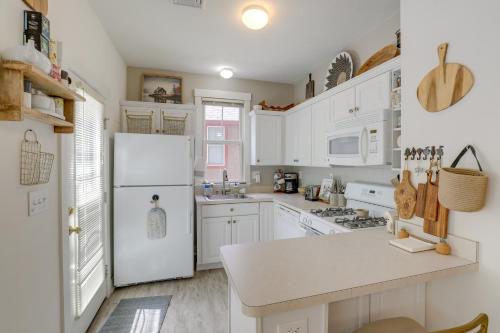 صورة لـ Summer Village Family Cottage with Community Perks! في Westford