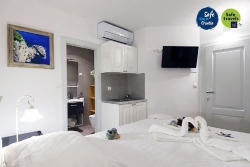 Dubrovnik Throne Suite I