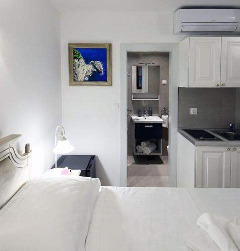 Dubrovnik Throne Suite I