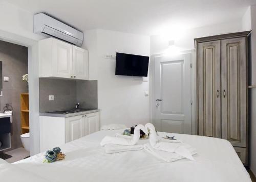 Dubrovnik Throne Suite I