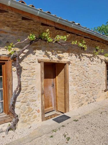 Ancienne dépendance pierre et bois