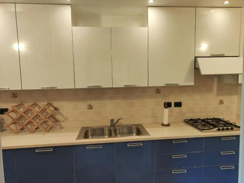 Kuchyň nebo kuchyňský kout v ubytování House curti